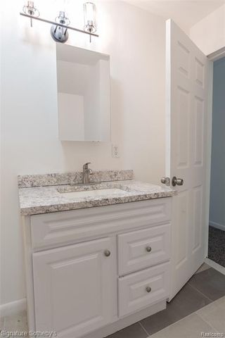 11104 Cloverlawn Street, Detroit, MI 48204