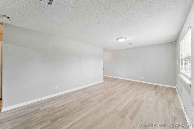 826 N Owalla Avenue, Claremore, OK 74017