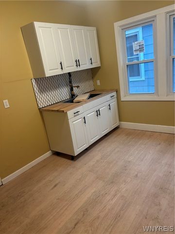 28 Lonsdale Road, Buffalo, NY 14208