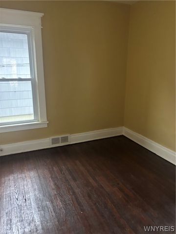 28 Lonsdale Road, Buffalo, NY 14208