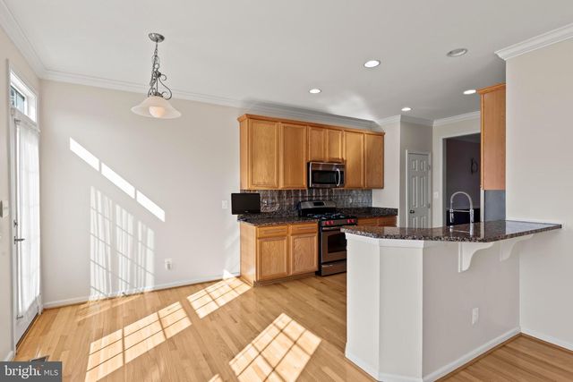 2460 FIVE FATHOM CIR, Woodbridge, VA 22191
