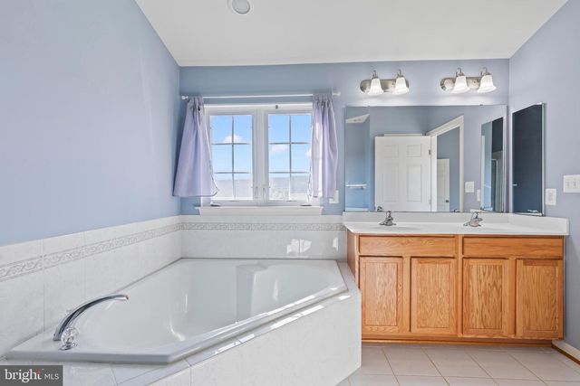 2460 FIVE FATHOM CIR, Woodbridge, VA 22191