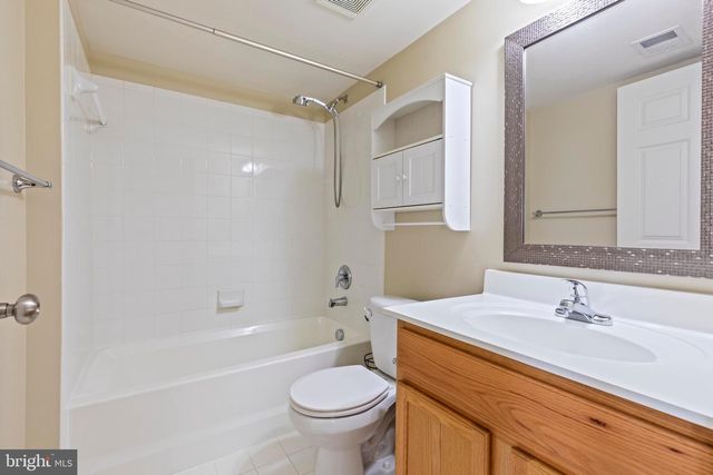 2460 FIVE FATHOM CIR, Woodbridge, VA 22191