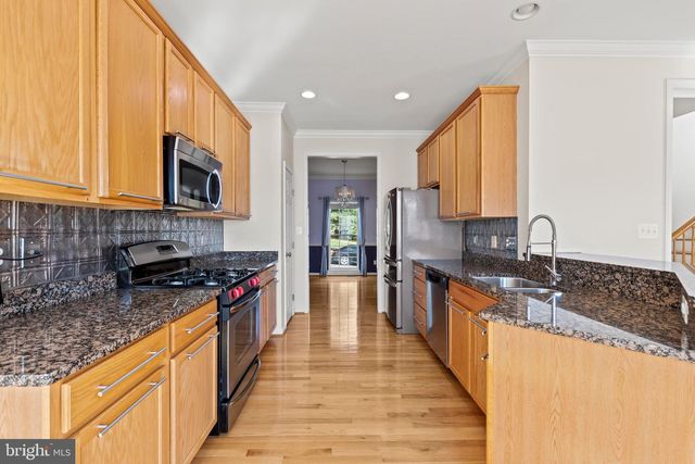 2460 FIVE FATHOM CIR, Woodbridge, VA 22191