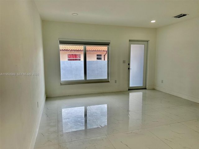 2722 SW 5th St, Miami, FL 33135