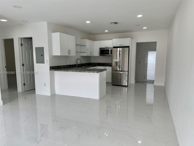 2722 SW 5th St, Miami, FL 33135