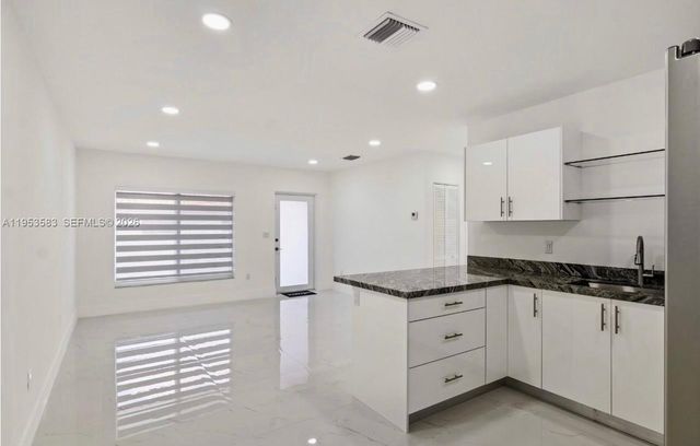 2722 SW 5th St, Miami, FL 33135