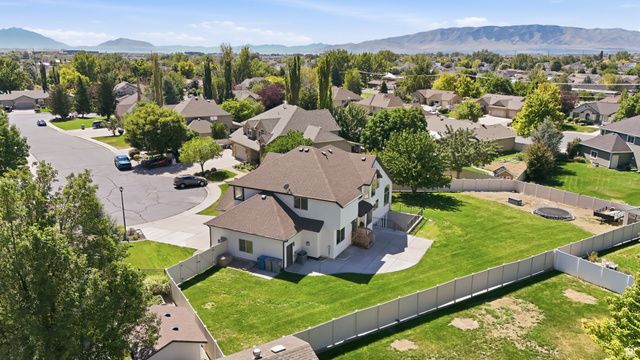 1427 N NARRA PL, Pleasant Grove, UT 84062