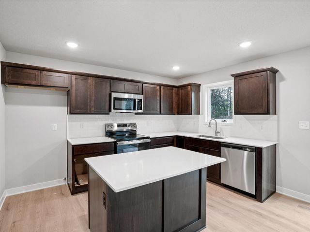 421 Napoli Avenue, West Des Moines, IA 50266