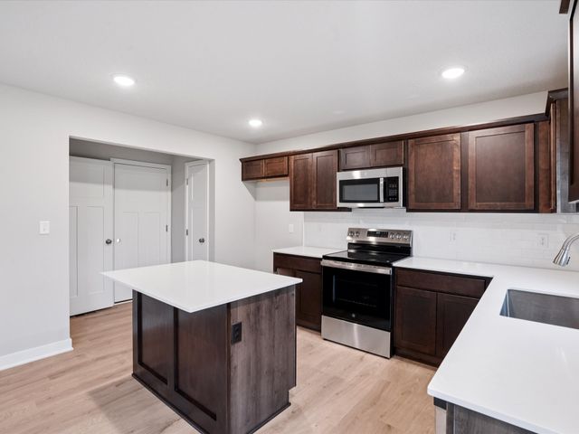 421 Napoli Avenue, West Des Moines, IA 50266