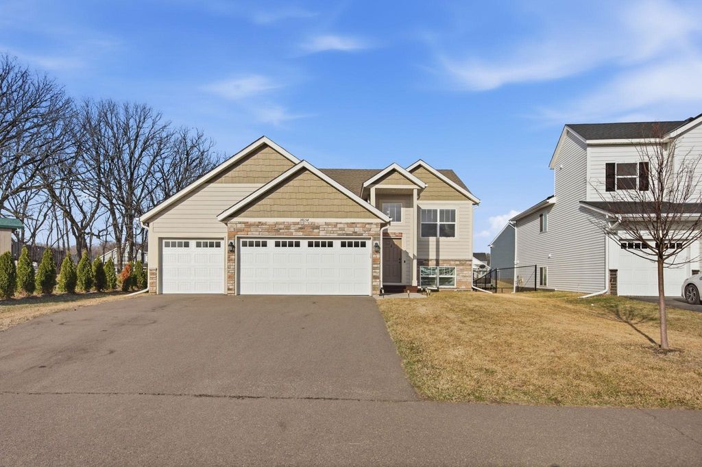 14654 Snowy Owl Street NW, Anoka, MN 55303