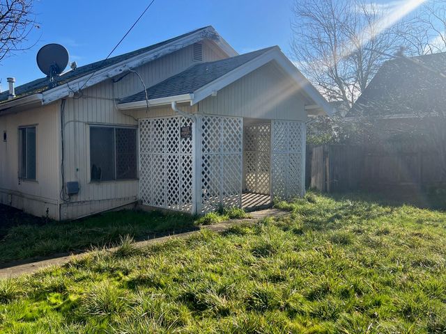 410 N 8th Street, Jacksonville, OR 97530