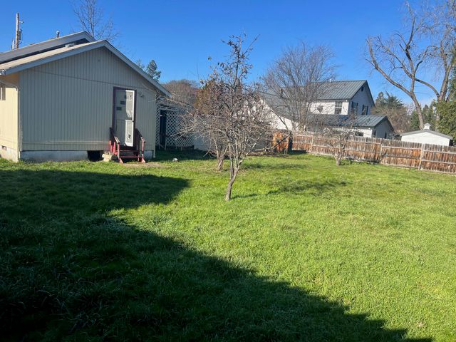 410 N 8th Street, Jacksonville, OR 97530