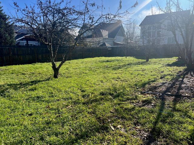 410 N 8th Street, Jacksonville, OR 97530