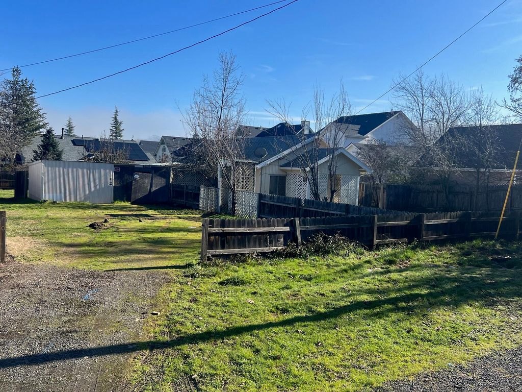 410 N 8th Street, Jacksonville, OR 97530