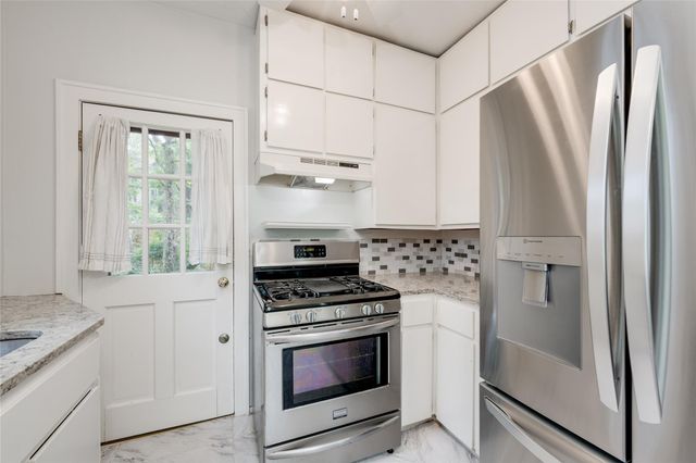 1623 Palma PLZ A, Austin, TX 78703