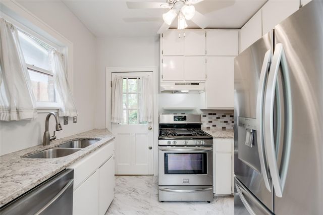 1623 Palma PLZ A, Austin, TX 78703