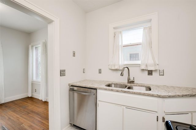 1623 Palma PLZ A, Austin, TX 78703