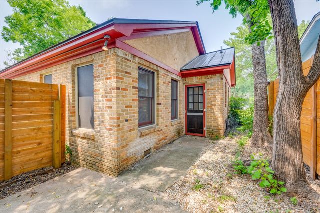 1623 Palma PLZ A, Austin, TX 78703