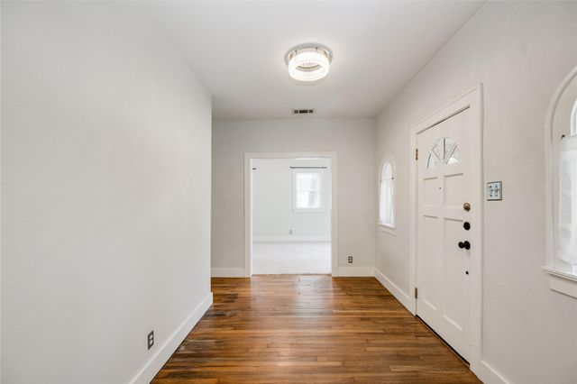 1623 Palma PLZ A, Austin, TX 78703