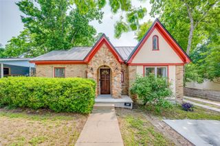 1623 Palma PLZ A, Austin, TX 78703