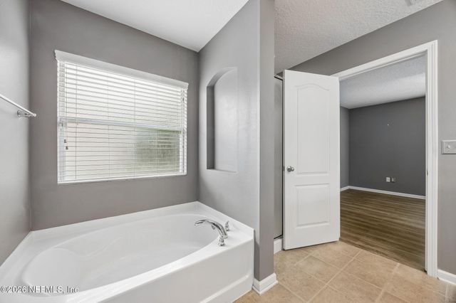 15763 TWIN CREEK Drive, Jacksonville, FL 32218