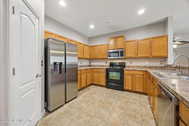 15763 TWIN CREEK Drive, Jacksonville, FL 32218
