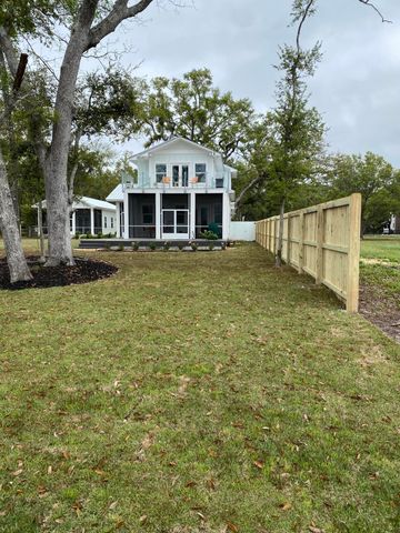 315 Red Barn Road, Freeport, FL 32439