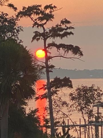 315 Red Barn Road, Freeport, FL 32439