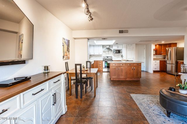 7830 E CAMELBACK Road 102, Scottsdale, AZ 85251