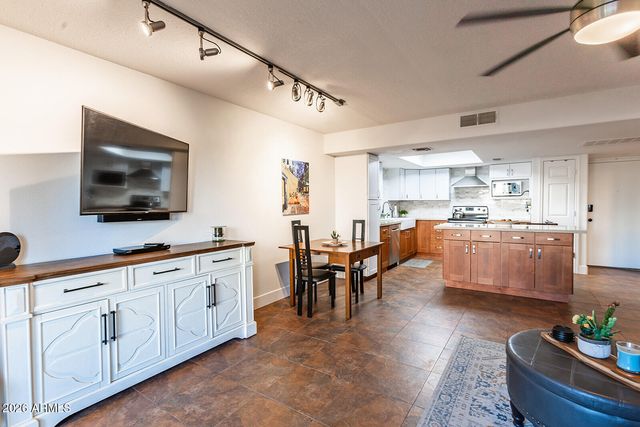 7830 E CAMELBACK Road 102, Scottsdale, AZ 85251