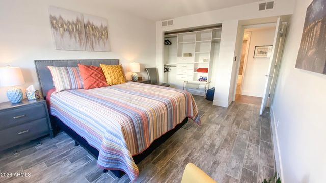 7830 E CAMELBACK Road 102, Scottsdale, AZ 85251