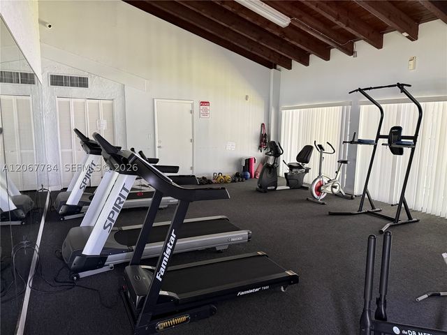 9440 Fontainebleau Blvd 212, Miami, FL 33172