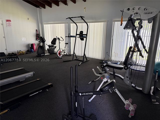9440 Fontainebleau Blvd 212, Miami, FL 33172
