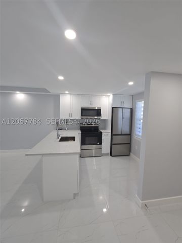 9440 Fontainebleau Blvd 212, Miami, FL 33172
