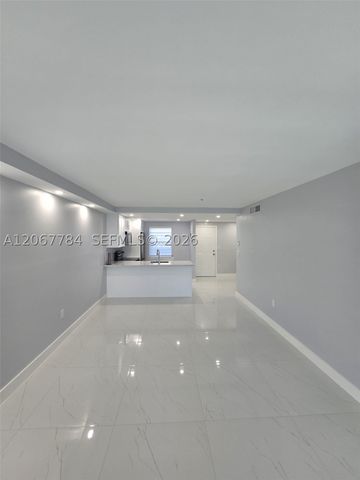 9440 Fontainebleau Blvd 212, Miami, FL 33172