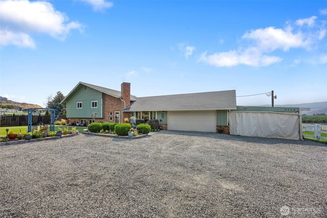 2716 8th Street NE, East Wenatchee, WA 98802