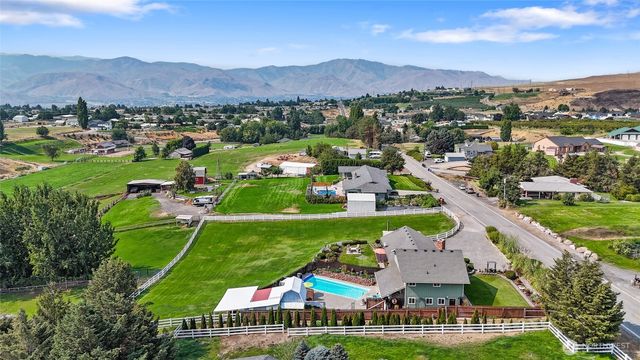 2716 8th Street NE, East Wenatchee, WA 98802