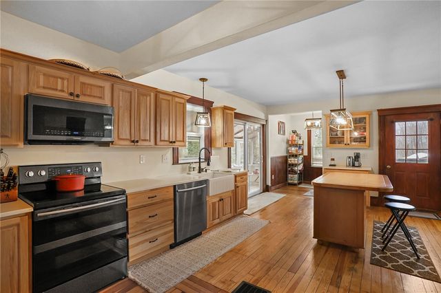 54 Sulyma Street, Cumberland, RI 02864