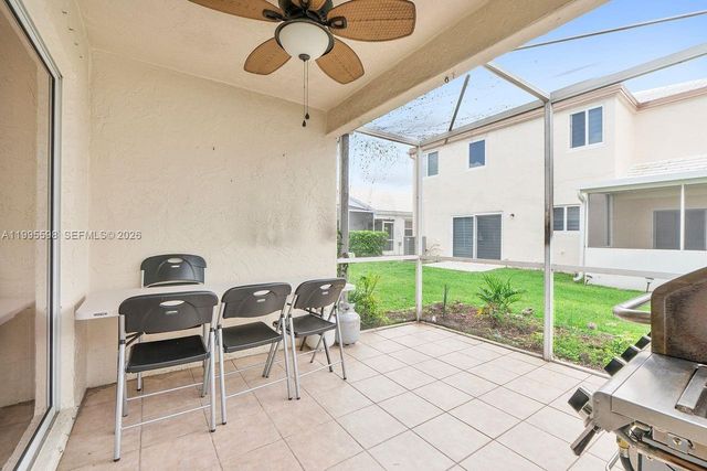 9602 NW 8th Cir, Plantation, FL 33324
