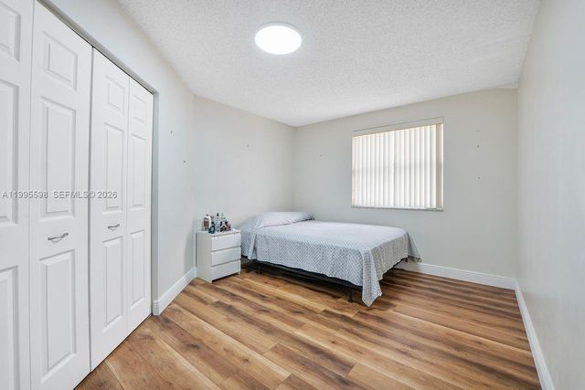 9602 NW 8th Cir, Plantation, FL 33324