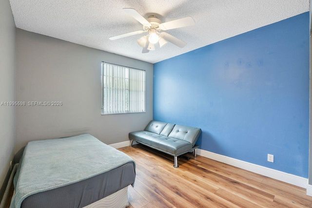 9602 NW 8th Cir, Plantation, FL 33324