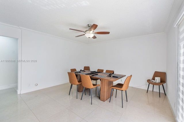 9602 NW 8th Cir, Plantation, FL 33324