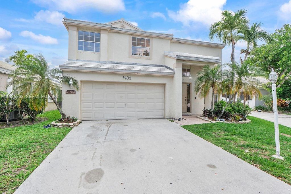 9602 NW 8th Cir, Plantation, FL 33324