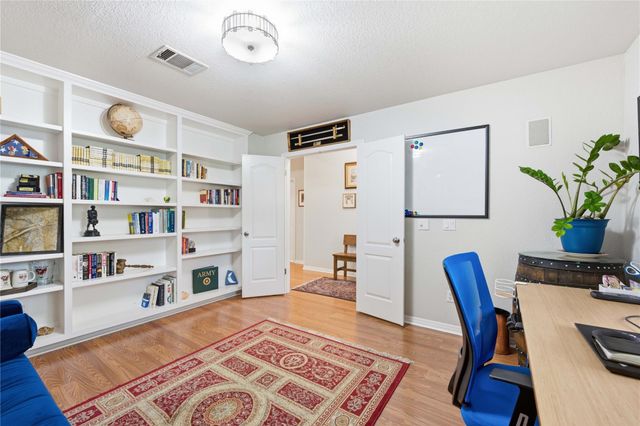11213 Savin Hill LN, Austin, TX 78739