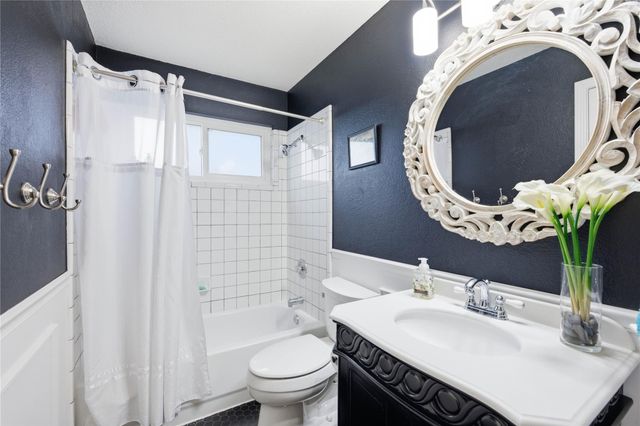 11213 Savin Hill LN, Austin, TX 78739