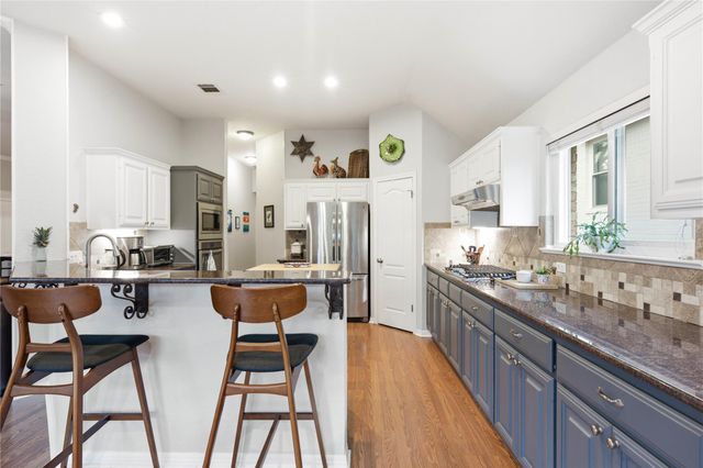 11213 Savin Hill LN, Austin, TX 78739