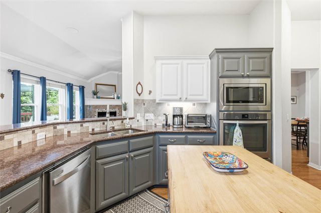 11213 Savin Hill LN, Austin, TX 78739