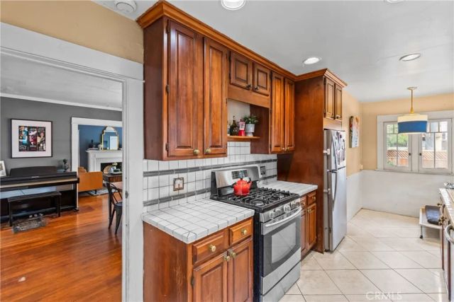 6616 Leland Way, Los Angeles, CA 90028