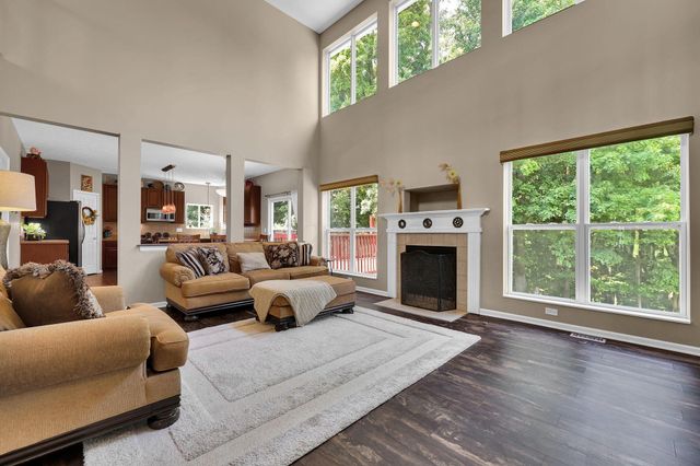 2602 Crestview Woods Drive, Newark, OH 43055